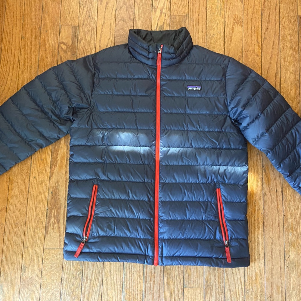 Patagonia Dark Blue Puffer Jacket with Red Zippers